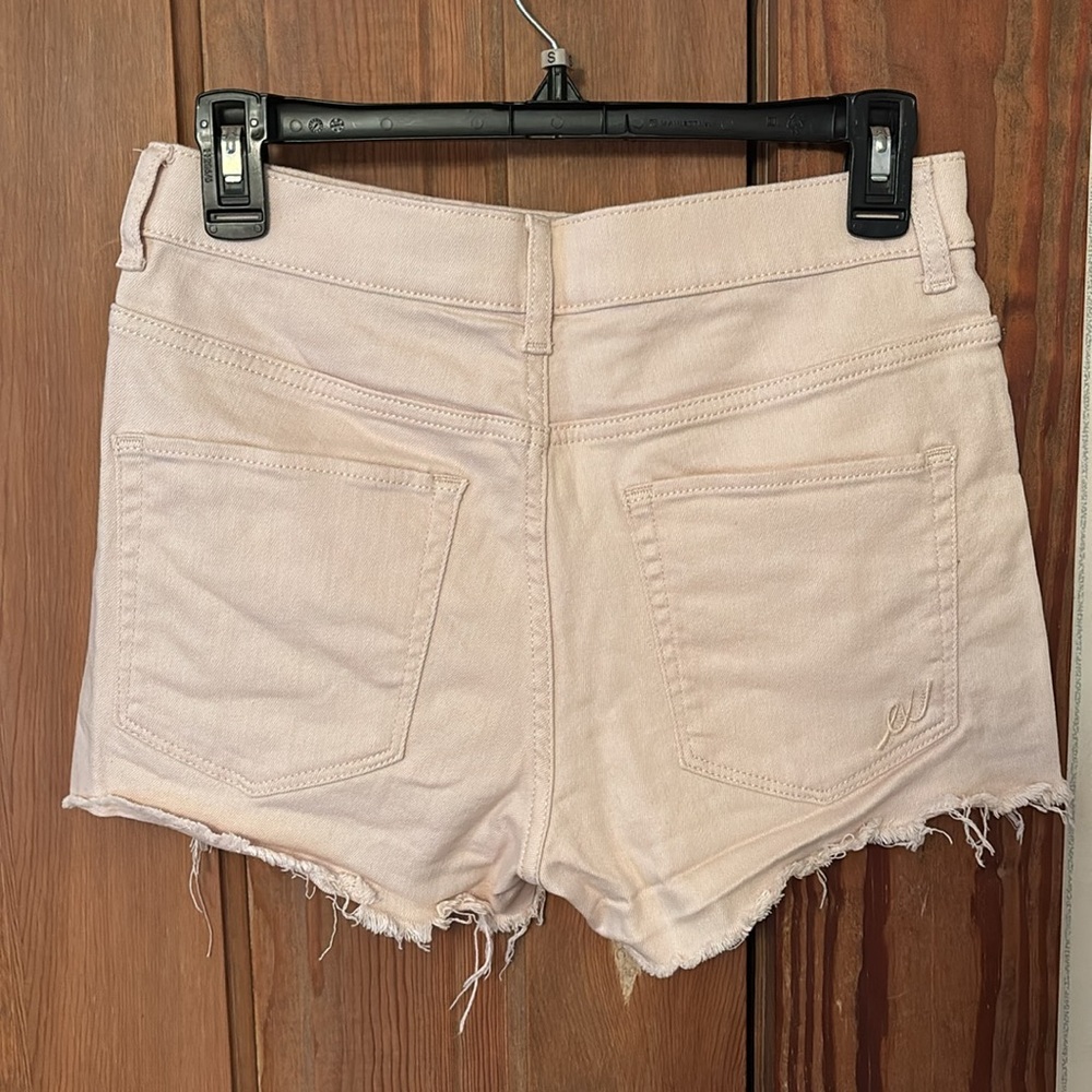 Express Shorts - Picture 2 of 5